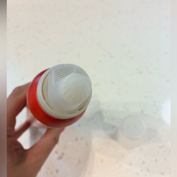 Wella Shockwaves Volume Mousse 200ml | Used Once | Heat Protectant Styling Foam - Picture 3 of 3